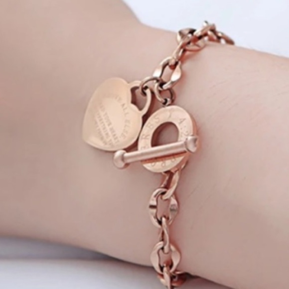 Rose Gold Chain Bracelet With Heart.